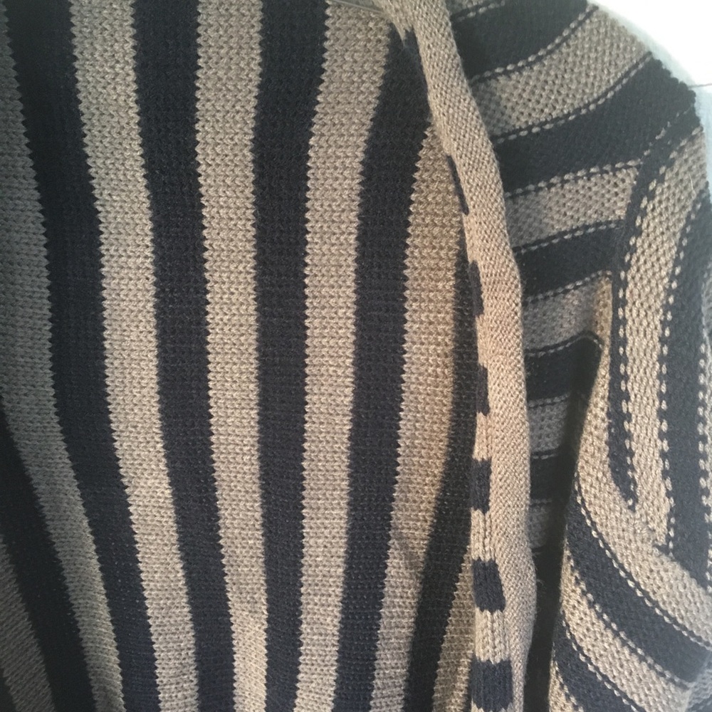 Sweater - Picture 3 of 3